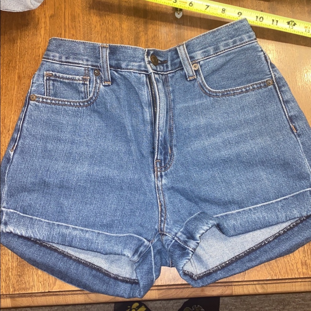 American Eagle Mom Short